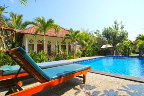 Гостиница Nyoman Guesthouse and Grill  Lembongan